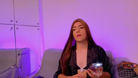 Snapshot of ashleymonroee_ chatting on April 20, 11:57 am ASHLEY online show from April 20, 11:57 am