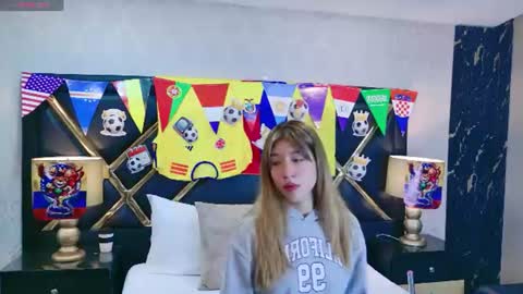 Snapshot of ashleyroberh chatting on June 25, 8:35 pm AshleyRoberh online show from June 25, 8:35 pm
