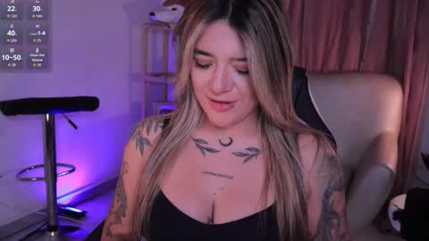 Ashley Lauren online show from November 5, 4:01 am