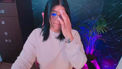 Snapshot of ashleyy18__ chatting on September 28, 9:53 pm Ashleyy18   online show from September 28, 9:53 pm