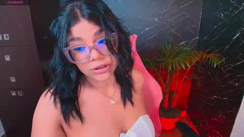 Snapshot of ashleyy18__ chatting on October 16, 2:56 am Ashleyy18   online show from October 16, 2:56 am