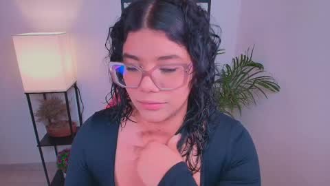 Ashleyy18   online show from April 1, 2:01 am