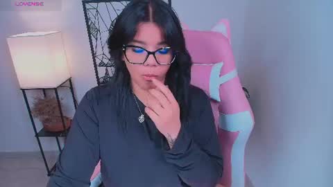 Snapshot of ashleyy18__ chatting on July 23, 9:46 pm Ashleyy18 online show from July 23, 9:46 pm