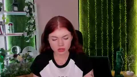 Ashli  online show from August 5, 7:06 pm