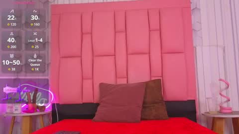 Snapshot of ashlleyray chatting on June 4, 7:20 pm ashlleyray online show from June 4, 7:20 pm