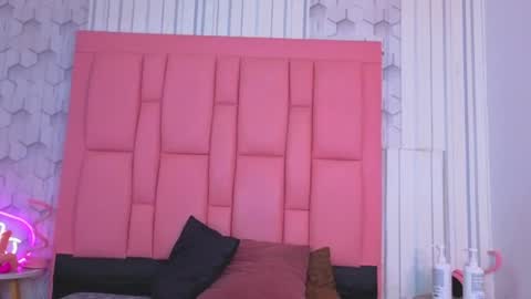 Snapshot of ashlleyray chatting on June 18, 7:07 pm ashlleyray online show from June 18, 7:07 pm