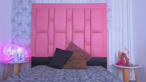 Snapshot of ashlleyray chatting on June 22, 7:11 pm ashlleyray online show from June 22, 7:11 pm