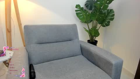 ashllovee online show from January 25, 3:51 am