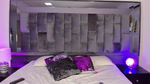 Snapshot of ashly_bloom chatting on April 19, 3:28 am Ashly online show from April 19, 3:28 am