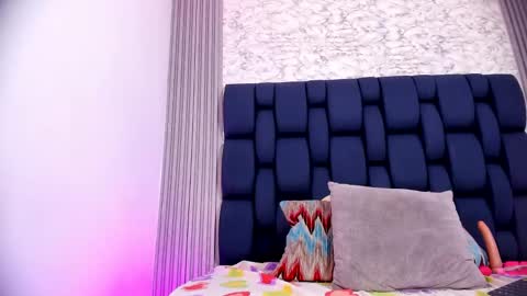 ashlybenison online show from January 28, 6:05 am