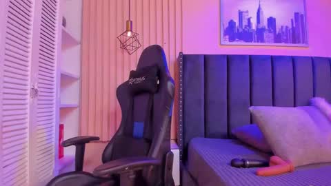 ashlye_miller_ online show from January 12, 6:49 am