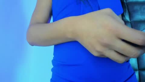Snapshot of ashlymillerr_ chatting on May 21, 8:27 pm ashlymillerr_ online show from May 21, 8:27 pm