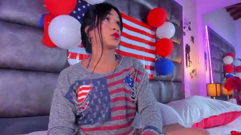 ashlymillerr_ online show from July 4, 7:53 pm