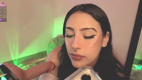 Ash  online show from November 24, 7:46 pm