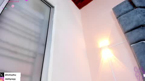 Snapshot of ashlyrey_1 chatting on January 8, 9:55 pm Ashly online show from January 8, 9:55 pm