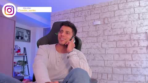 Snapshot of ashton_coleman_ chatting on April 25, 4:37 pm my name real is camilo online show from April 25, 4:37 pm