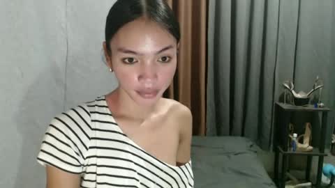 asian_cassy online show from May 9, 11:32 pm