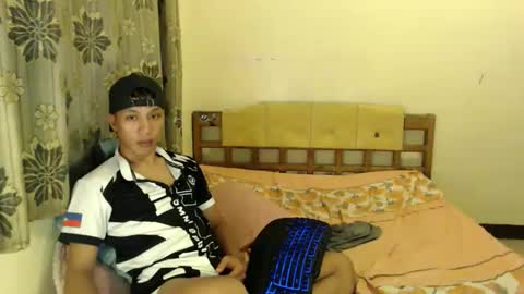 Snapshot of asian_cum_josh chatting on April 19, 3:33 pm asian_cum_josh online show from April 19, 3:33 pm