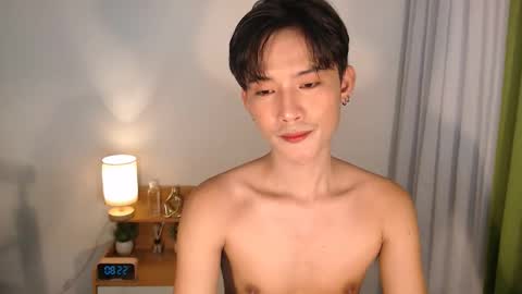 Snapshot of asian_cutiebaexx chatting on May 6, 12:19 am Pat online show from May 6, 12:19 am