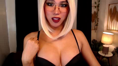 hinata online show from December 10, 4:34 am