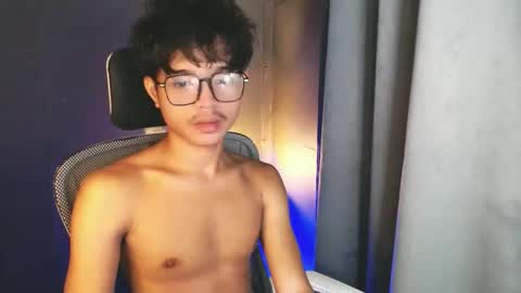 Snapshot of asian_mjxx chatting on May 19, 11:49 am cCALL ME MJ online show from May 19, 11:49 am