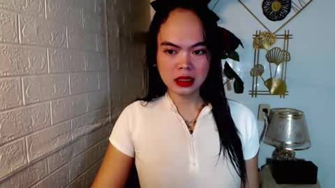 Snapshot of asian_pretty143 chatting on May 22, 9:26 am asian_pretty143 online show from May 22, 9:26 am