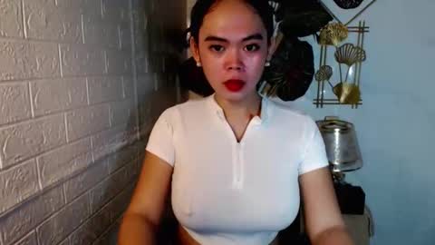 Snapshot of asian_pretty143 chatting on May 31, 6:53 am asian_pretty143 online show from May 31, 6:53 am