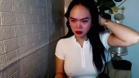 Snapshot of asian_pretty143 chatting on June 4, 4:40 am asian_pretty143 online show from June 4, 4:40 am