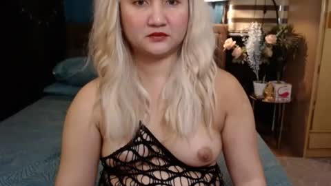 Snapshot of asian_princess15 chatting on October 5, 1:37 am angela online show from October 5, 1:37 am