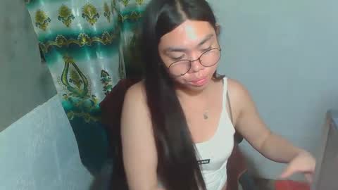 Snapshot of asian_rhean chatting on February 26, 7:27 pm Rhean online show from February 26, 7:27 pm
