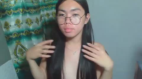Snapshot of asian_rhean chatting on March 1, 8:42 pm Rhean online show from March 1, 8:42 pm