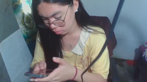 Snapshot of asian_rhean chatting on March 9, 5:00 am Rhean online show from March 9, 5:00 am