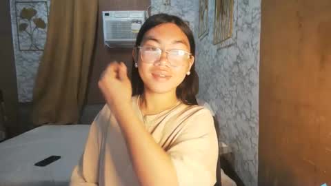 Snapshot of asian_rhean chatting on October 2, 10:50 pm Rhean online show from October 2, 10:50 pm