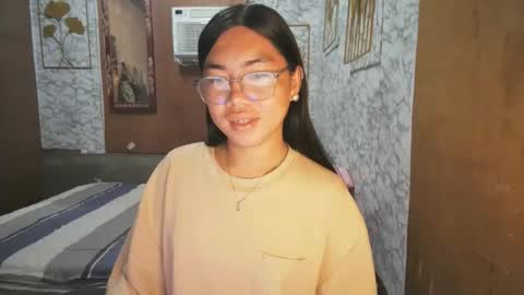 Snapshot of asian_rhean chatting on October 13, 10:54 pm Rhean online show from October 13, 10:54 pm