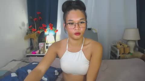 Snapshot of asian_rheian chatting on February 28, 1:05 am rheian online show from February 28, 1:05 am