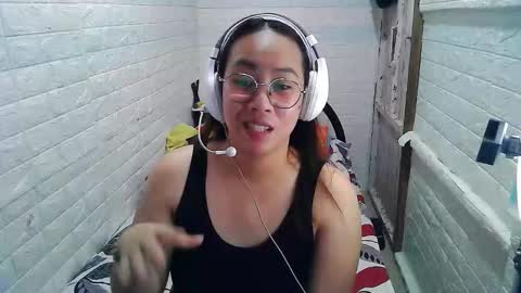 Snapshot of asian_sexydimples chatting on October 12, 2:32 am Trixie online show from October 12, 2:32 am