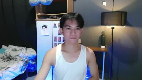 Snapshot of asian_wayne chatting on January 21, 4:43 am wayne online show from January 21, 4:43 am