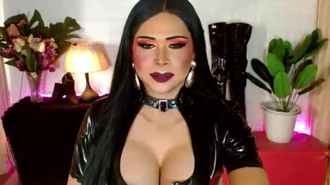 nicole online show from October 19, 7:25 pm