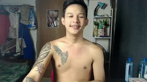 Snapshot of asianboycock14 chatting on May 7, 12:38 am asianboycock14 online show from May 7, 12:38 am