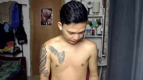 Snapshot of asianboycock14 chatting on May 19, 1:00 am asianboycock14 online show from May 19, 1:00 am