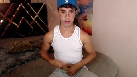 asiancum_peter online show from December 16, 11:04 am