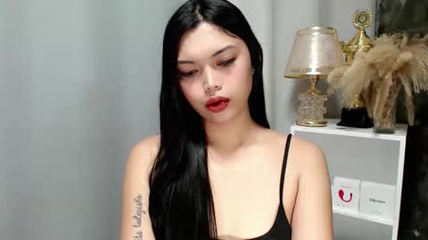 Snapshot of asiancumgirlxxx_ chatting on April 2, 10:35 am asiancumgirlxxx_ online show from April 2, 10:35 am