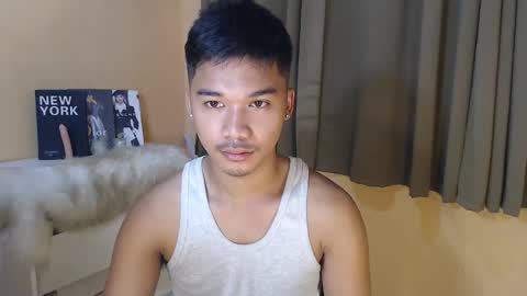 asianhunk_jamesx online show from October 17, 5:10 am