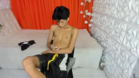 asiankingfucker online show from April 28, 2:33 pm