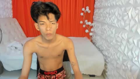asiankingfucker online show from May 21, 7:21 pm