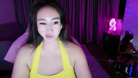 Snapshot of asianqueen777ohmi chatting on February 18, 12:01 pm Rose Mingna online show from February 18, 12:01 pm