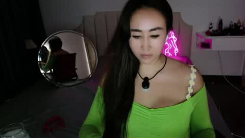 Snapshot of asianqueen777ohmi chatting on May 28, 4:43 am Rose Mingna online show from May 28, 4:43 am
