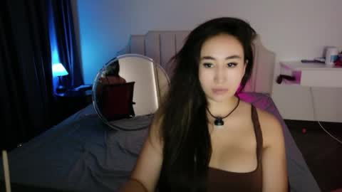 Snapshot of asianqueen777ohmi chatting on May 30, 4:42 am Rose Mingna online show from May 30, 4:42 am