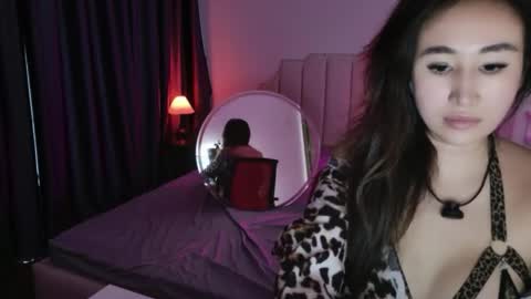 Snapshot of asianqueen777ohmi chatting on June 6, 2:16 am Rose Mingna online show from June 6, 2:16 am