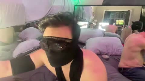 asianwhite109430742176 online show from December 15, 7:51 pm